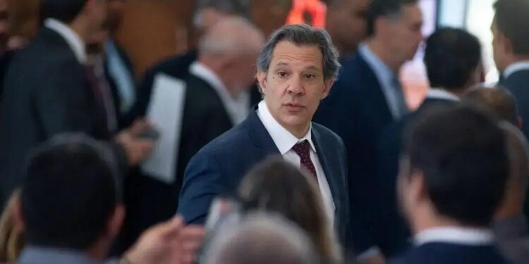 “Disse que gosto da arquitetura do arcabouço fiscal. Que estou confortável com os seus atuais parâmetros. E que defendo reforçá-los com medidas como as do ano passado", disse Haddad, após repercussão negativa de suas falas