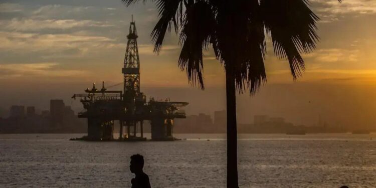 Dos cerca de 650.000 barris por dia de petróleo bruto que a Turquia importou até agora neste mês, apenas 19% são da Rússia, de acordo com dados compilados pela Bloomberg