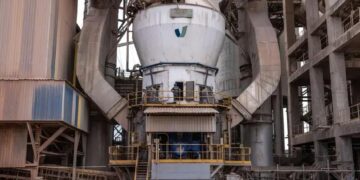 Fábrica da Votorantim Cimentos, no Pará: portfólio do grupo inclui um dos principais produtores de alumínio, uma siderúrgica e a quinta maior mineradora de zinco do mundo. (Foto: Jonne Roriz/Bloomberg)