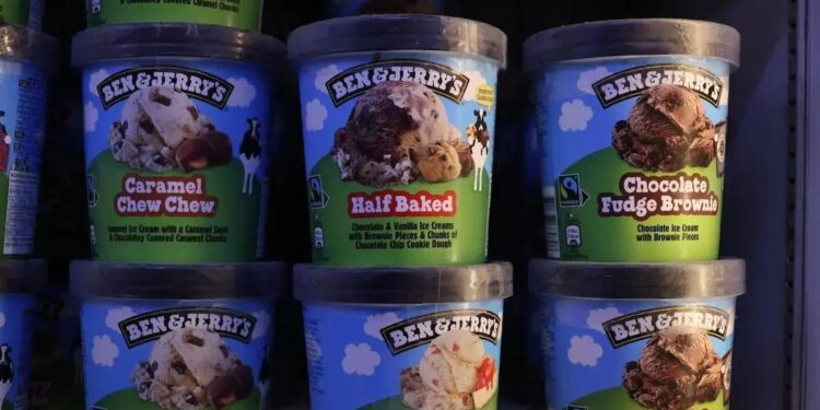 Fundada por Ben Cohen e Jerry Greenfield em 1978, a marca de sorvetes se tornou popular com sabores incomuns, como Cherry Garcia, e se associou a causas progressistas.
