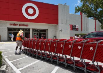 Target prevê uma queda nos lucros a curto prazo, em virtude de tarifas e gastos precavidos