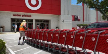 Target prevê uma queda nos lucros a curto prazo, em virtude de tarifas e gastos precavidos