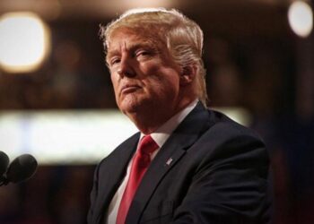 Demissões de Trump têm potencial para intensificar a recessão econômica nos Estados Unidos