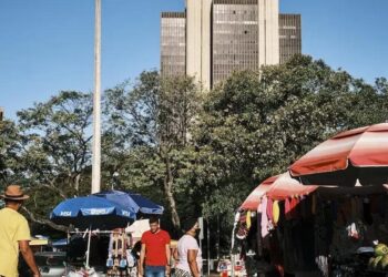 Na semana passada, o Copom elevou a taxa básica de juros para 14,25% ao ano.