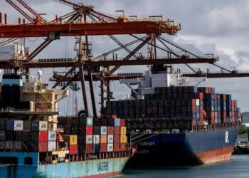 Navios no Porto de Suape em Pernambuco: rearranjo comercial com Donald Trump pode mudar cadeias de suprimento (Foto: Maira Erlich/Bloomberg)