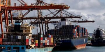 Navios no Porto de Suape em Pernambuco: rearranjo comercial com Donald Trump pode mudar cadeias de suprimento (Foto: Maira Erlich/Bloomberg)