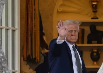 Trump afirma que as tarifas mútuas serão aplicadas a todos os países