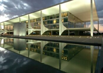 O Planalto busca uma solução diplomática para as tarifas impostas por Trump