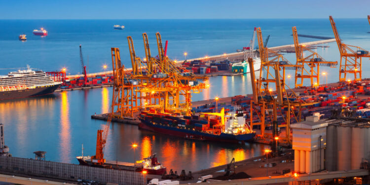 O saldo positivo nas transações comerciais da zona do euro diminuiu para 14 bilhões de euros em janeiro