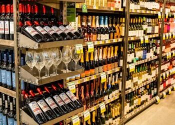 Prateleira de vinhos do supermercado Pão de Açúcar: parcerias internacionais permitem ao GPA importar rótulos exclusivos com custos mais competitivos, segundo executivo (Foto: Divulgação)