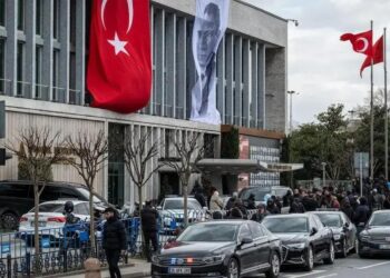 Prefeitura de Istambul: prisão de Ekrem Imamoglu gerou protestos de membros de partidos de oposição. (Foto: Kerem Uzel/Bloomberg)