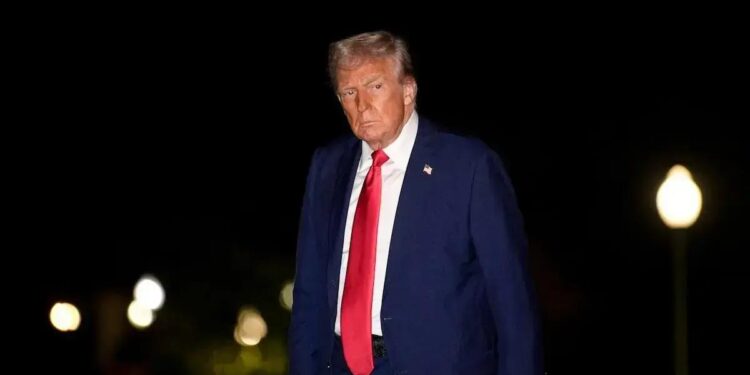 Presidente americano deve impor nova leva de tarifas a produtos importados a partir de 2 de abril