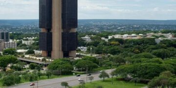 Se as projeções forem confirmadas, a inflação de 12 meses permanecerá acima do limite superior do intervalo de tolerância da meta por seis meses consecutivos a partir de janeiro de 2025.