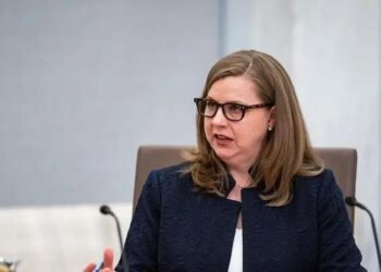 Se confirmada pelo Senado dos EUA, espera-se que Bowman apoie um toque mais leve na regulamentação bancária do que seu antecessor, Michael Bar (Foto: Al Drago/Bloomberg)