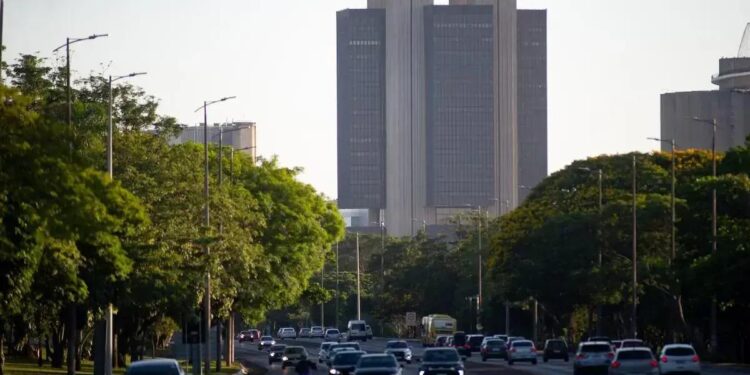 Sede do Banco Central, em Brasília: Os especialistas avaliam que o documento deve manter um tom de cautela. (Foto: Andressa Anholete/Bloomberg)