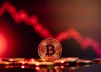 Mercado prevê queda do Bitcoin após novas tarifas de Trump; confira até quando isso pode acontecer