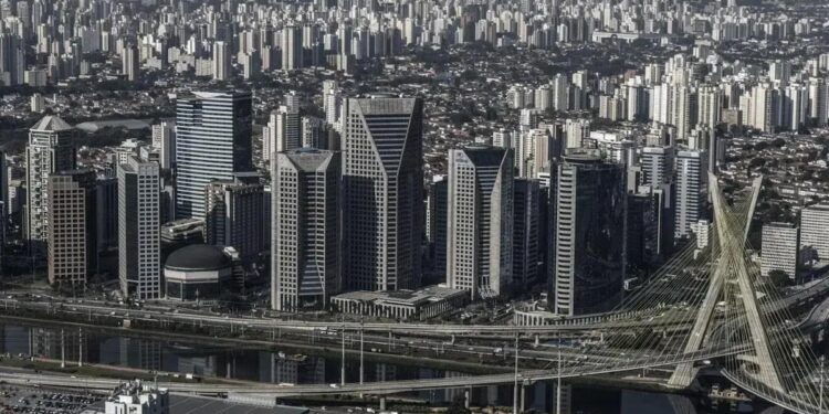Vista de São Paulo: O número de fundos em crédito privado cresceu para 2.070 produtos em 2024 – alta de 49% em relação ao ano anterior. (Foto: Paulo Fridman/Bloomberg)