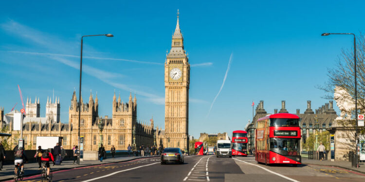 Londres se destaca na batalha contra a crise climática com uma zona de emissões extremamente baixa