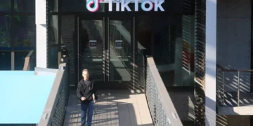Trump sugere que o TikTok poderia ser utilizado na negociação de uma tarifa com a China