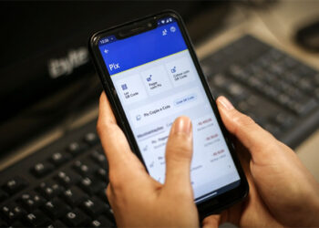 As fraudes no Pix aumentaram para mais de 390 mil mensais em 2024, de acordo com dados do Banco Central