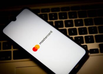 Com investimento para eliminar senhas, Mastercard busca manter a liderança no Brasil, com Pix como seu principal rival