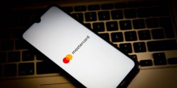 Com investimento para eliminar senhas, Mastercard busca manter a liderança no Brasil, com Pix como seu principal rival
