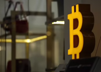 Bitcoin avança mesmo com volatilidade das tarifas de Trump