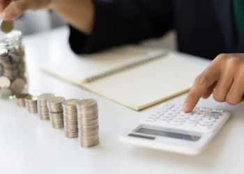 O Brasil deve atrair 4 milhões de investidores estrangeiros em 2025, de acordo com um estudo