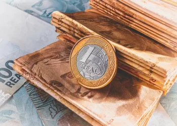 Em março, AZIN11 obteve um retorno de 205% do CDI, elevando os dividendos