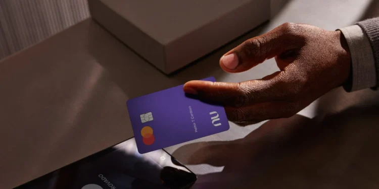 O programa do Nubank (ROXO34) enfatiza a prudência ao lidar com crédito