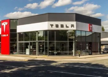 Tesla e Ford solicitam a Trump a isenção de tarifas através de um pedido conjunto