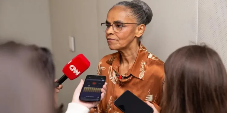 Marina Silva afirma que a atitude de Trump em relação ao clima desencoraja as empresas