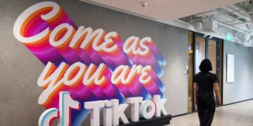 A multa iminente ocorre no momento em que a ByteDance enfrenta um prazo de 5 de abril para encontrar um comprador para as operações do TikTok nos EUA ou ver o aplicativo banido no país