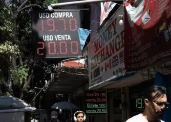 Ações Emergentes Sofrem Queda Histórica: O Que Esperar?