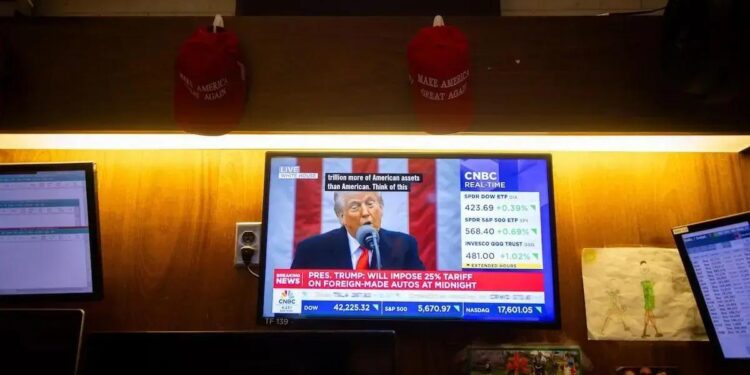 Anúncio de tarifas recíprocas de Trump na tarde de quarta-feira (2) foi acompanhado de perto por investidores em Nova York e mundo afora