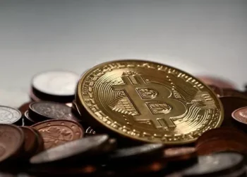 Bitcoin acompanha o ouro e ultrapassa os 90 mil dólares, aumentando a sua percepção como um ativo de proteção