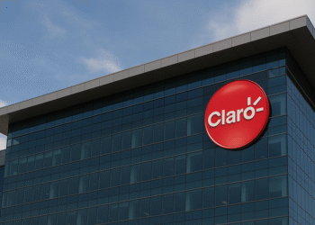 A Claro anunciou um investimento de R$ 1 bilhão para expandir sua plataforma de serviços em nuvem