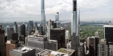 Conjunto de prédios da 'Billionaires Row' reúne alguns dos apartamentos mais caros da cidade. (Foto: Spencer Platt/Getty Images)