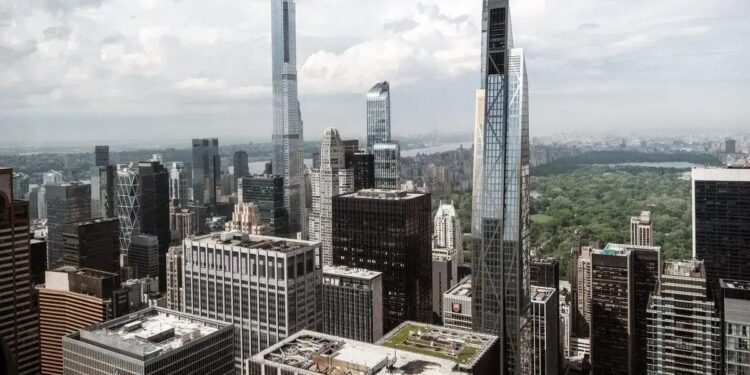 Conjunto de prédios da 'Billionaires Row' reúne alguns dos apartamentos mais caros da cidade. (Foto: Spencer Platt/Getty Images)