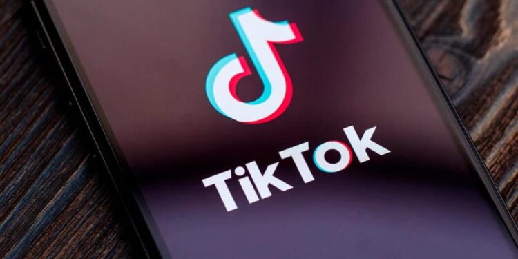 O TikTok Shop deve chegar ao Brasil em breve, trazendo desafios para o setor de varejo