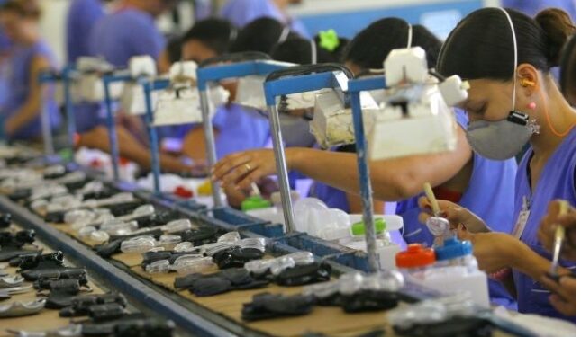 No Ceará, o setor de serviços registrou um crescimento de quase 5% no primeiro bimestre, superando a média nacional
