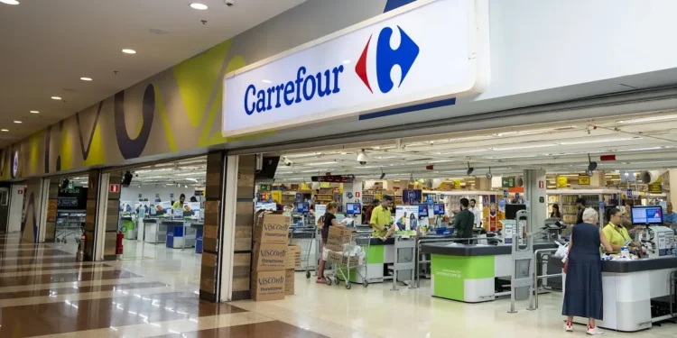 O Carrefour (CRFB3) deve confirmar sua saída da Bolsa na semana que vem