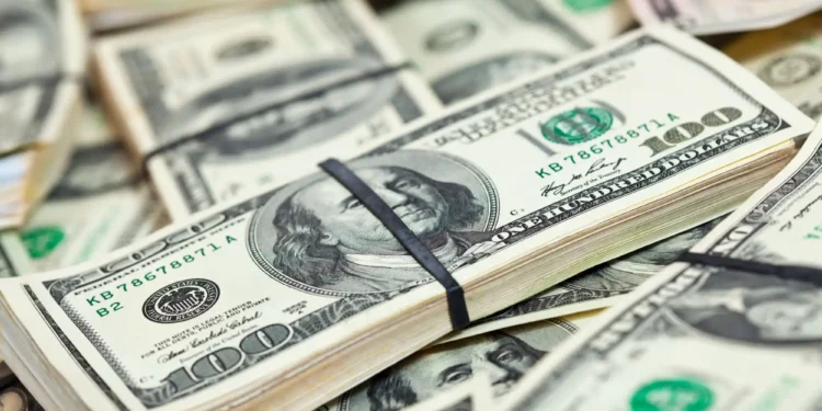 O dólar recua pela sétima vez consecutiva, encerrando o dia a R$ 5,64