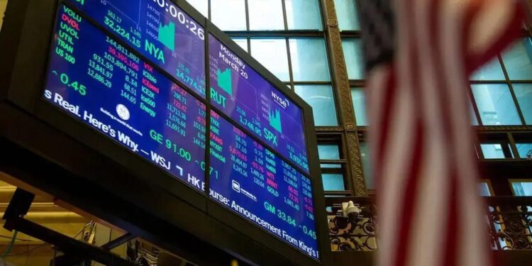 Nasdaq 100 e S&P 500: Alta Após Decisão de Trump