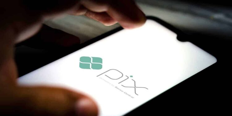 Pix está disponível em dez países, auxiliando turistas a poupar com impostos em compras internacionais