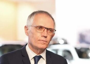 Remuneração de €23,1 Mi: Impacto do Ex-CEO da Stellantis