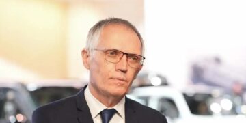 Remuneração de €23,1 Mi: Impacto do Ex-CEO da Stellantis