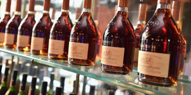 Remy Cointreau: CEO Eric Vallat Saiu Após Queda de 64%
