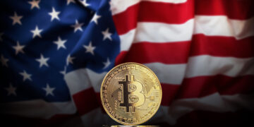 Após queda, Bitcoin reage e avança 2%, impulsionado pelo temor mundial sobre as tarifas de Trump