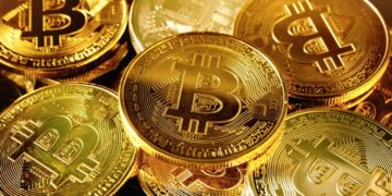Bitcoin (BTC) em ascensão: a criptomoeda se posiciona contra os ativos arriscados e alcança o valor mais alto em semanas